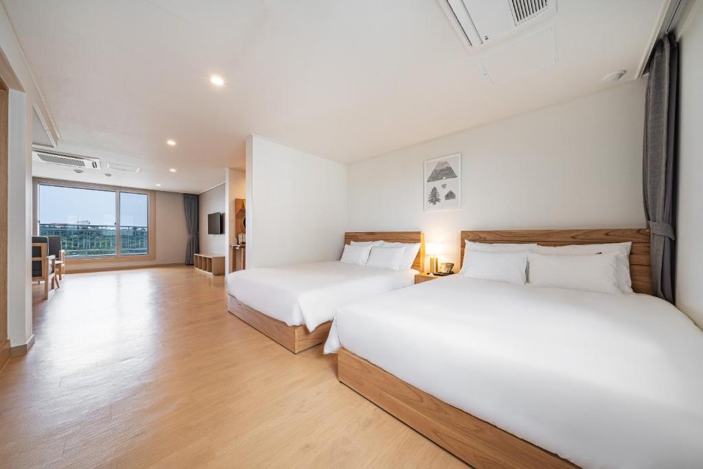 Heyy Seogwipo Hotel