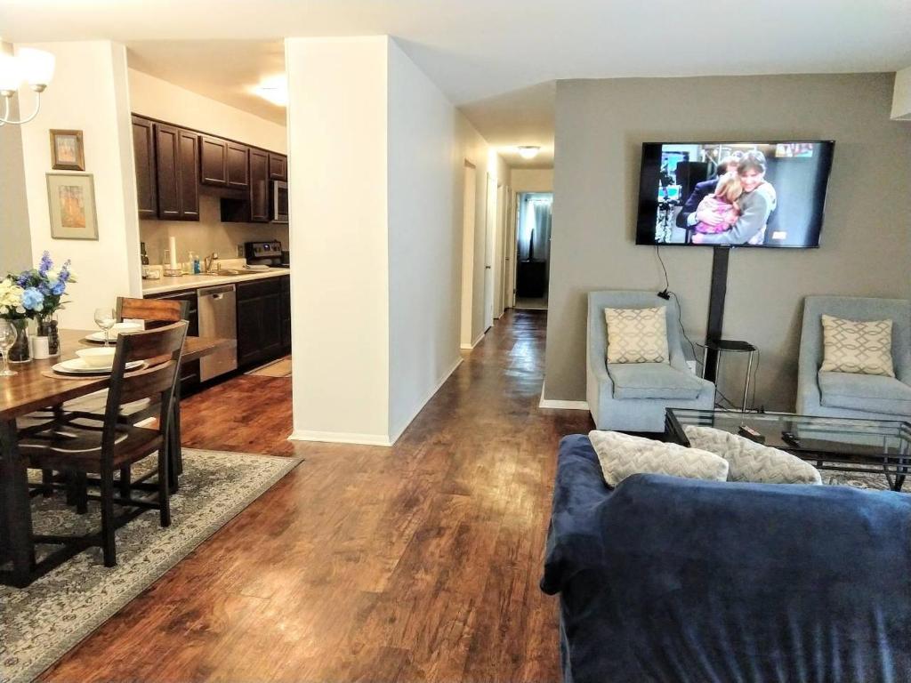 Inviting Condo in Central Raleigh