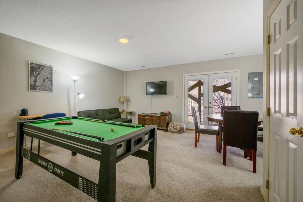 The Townhouse by the Creek! Relocation or Vacation