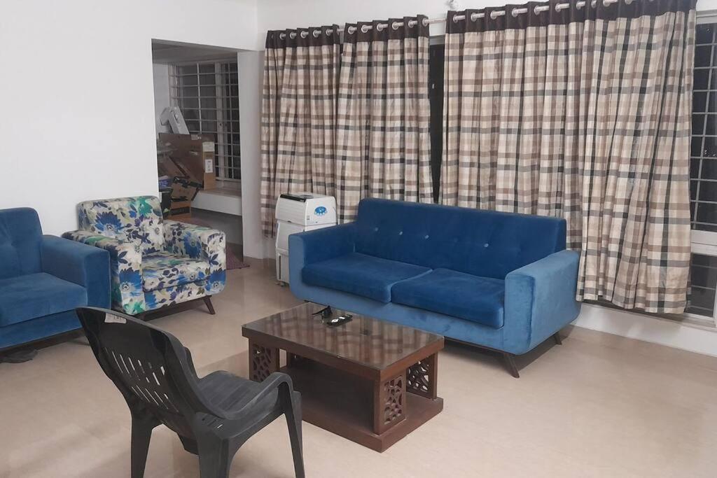 Ac beautiful 2bhk fully furnished Flat in Balewadi