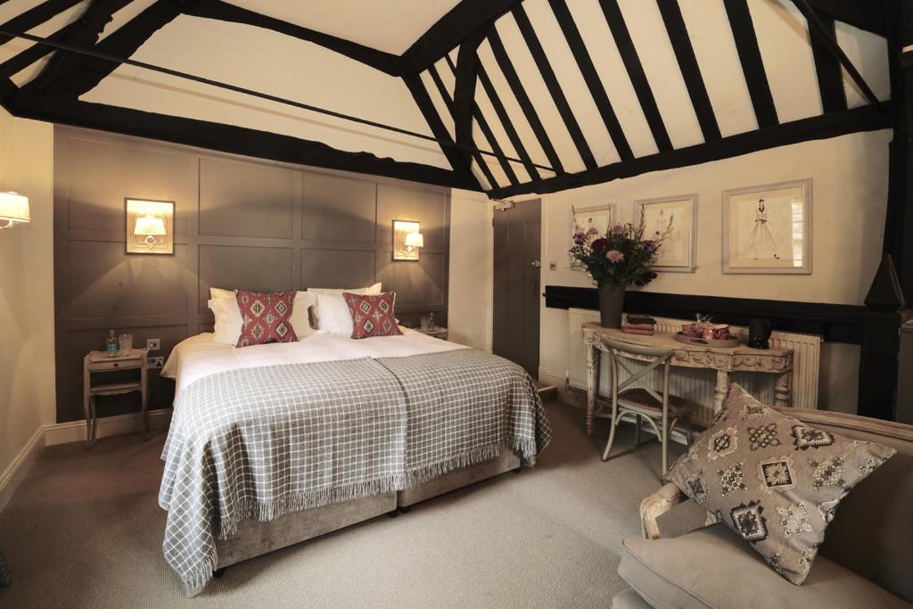 The Bull Hotel (Fairford)