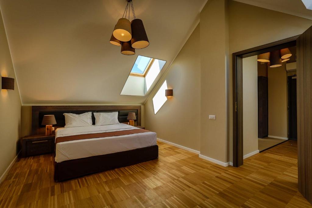 Delta Boutique & Carmen Silva Resort (Crisan)