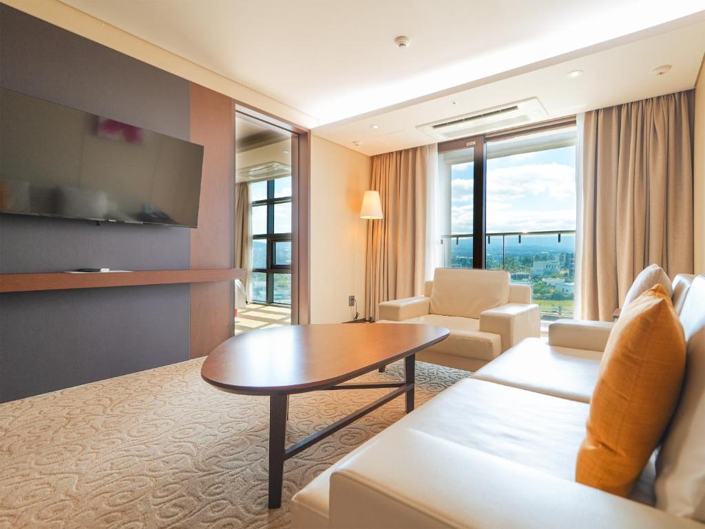 Ramada by Wyndham Jeju Hamdeok