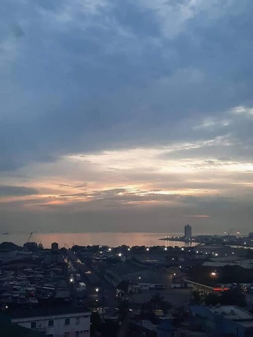 Casita F Staycation Condotel Manila
