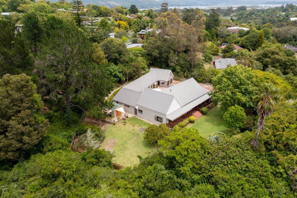 bWhale guest house