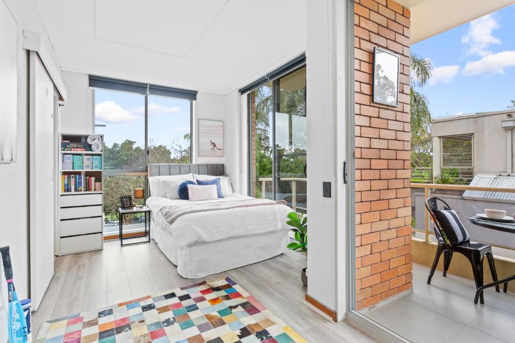 Bellevue Hill close to BONDI Swimming Pool
