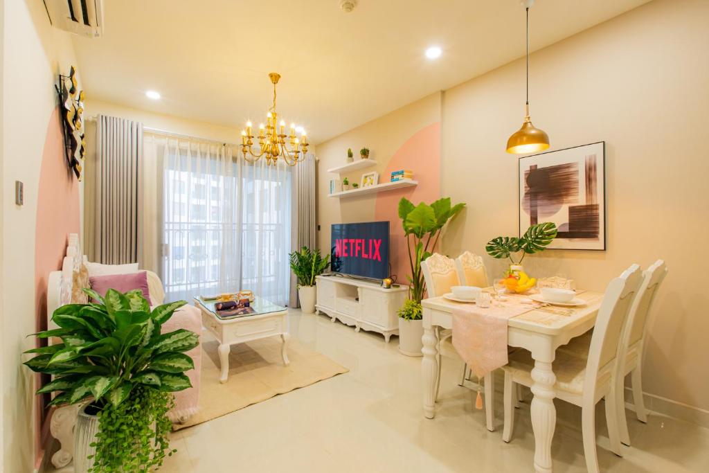 Tommy Home 2Bedroom 86m2 in Royal Residence