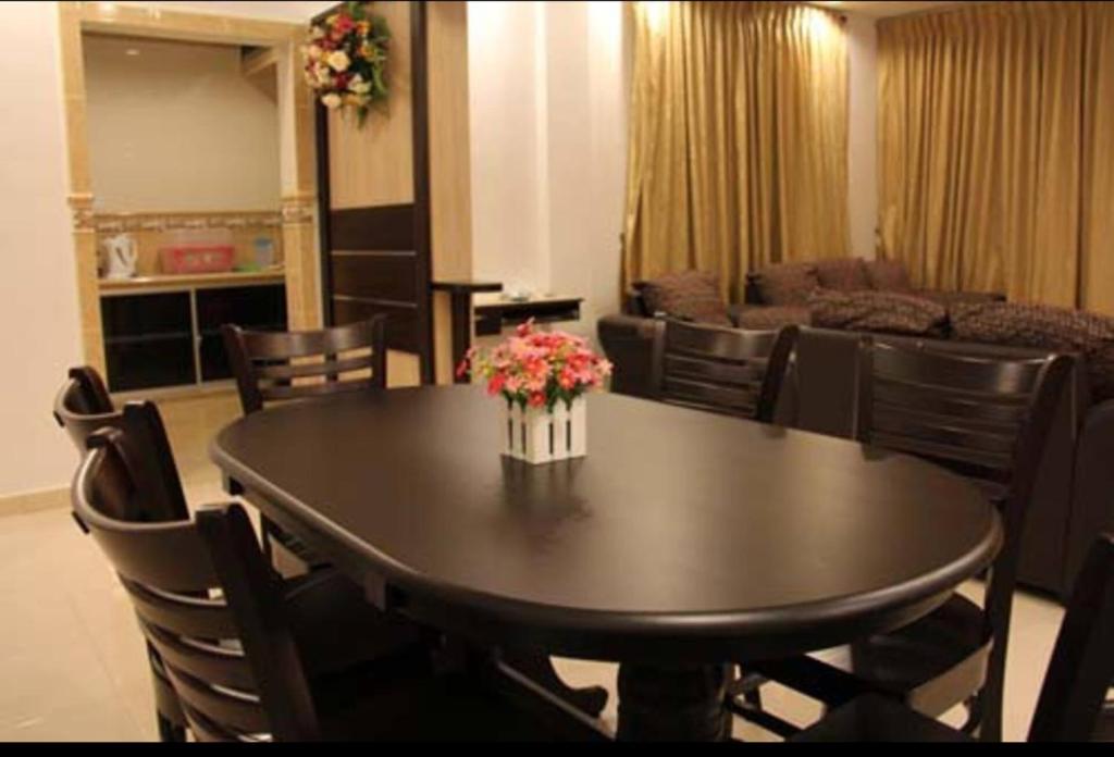 Crown Imperial Court Apartment