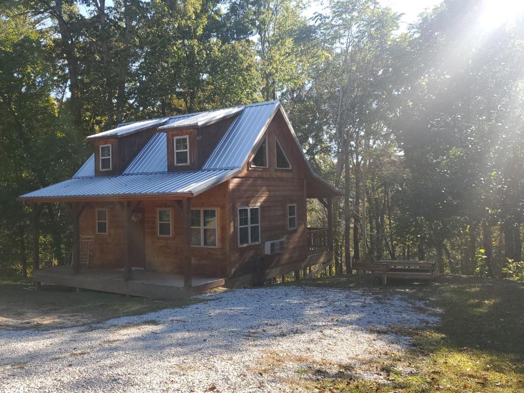 The Frontier - An Amish Built Deluxe Cabin (Genoa)