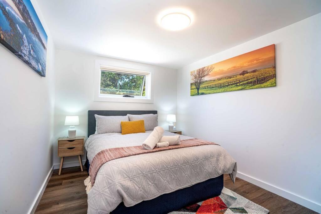 The Compact Cube - One-Bedroom Apartment on Summer