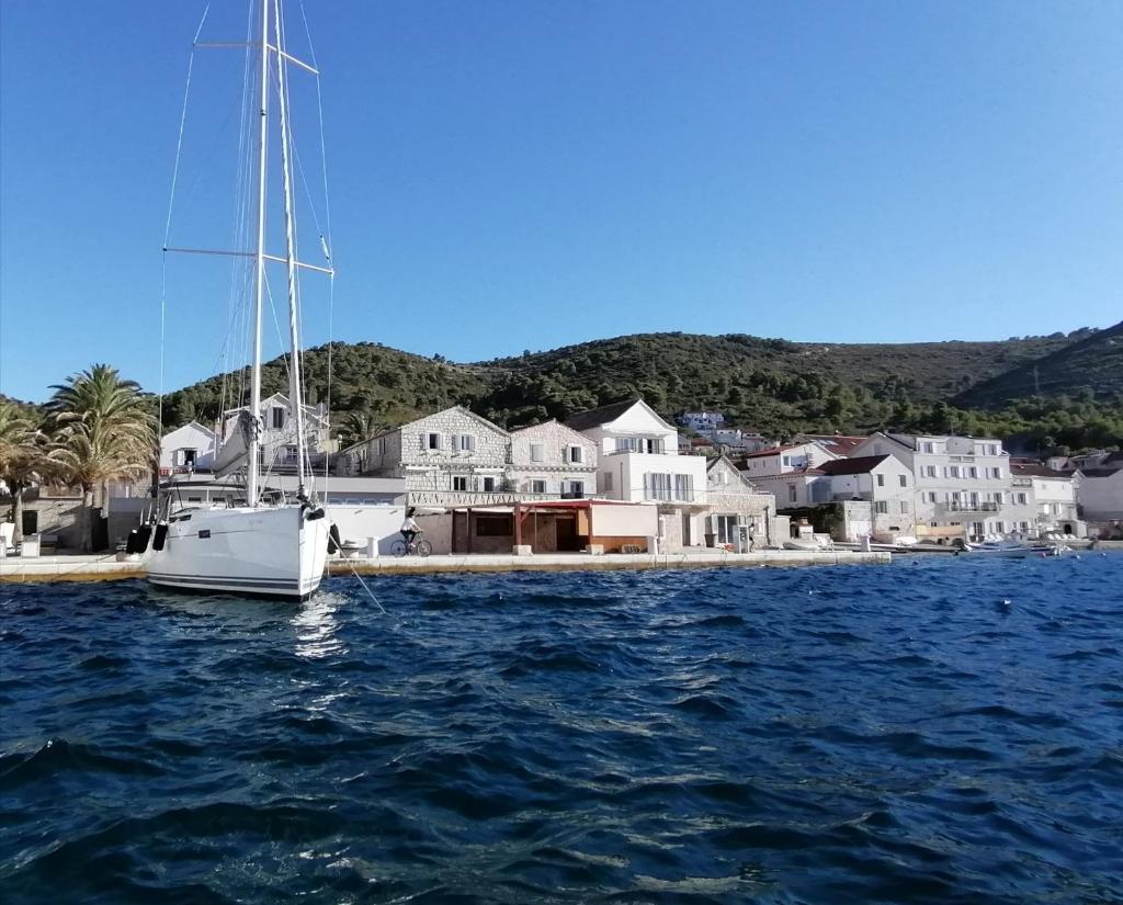 Guesthouse Kod Tri Palme (Vis)