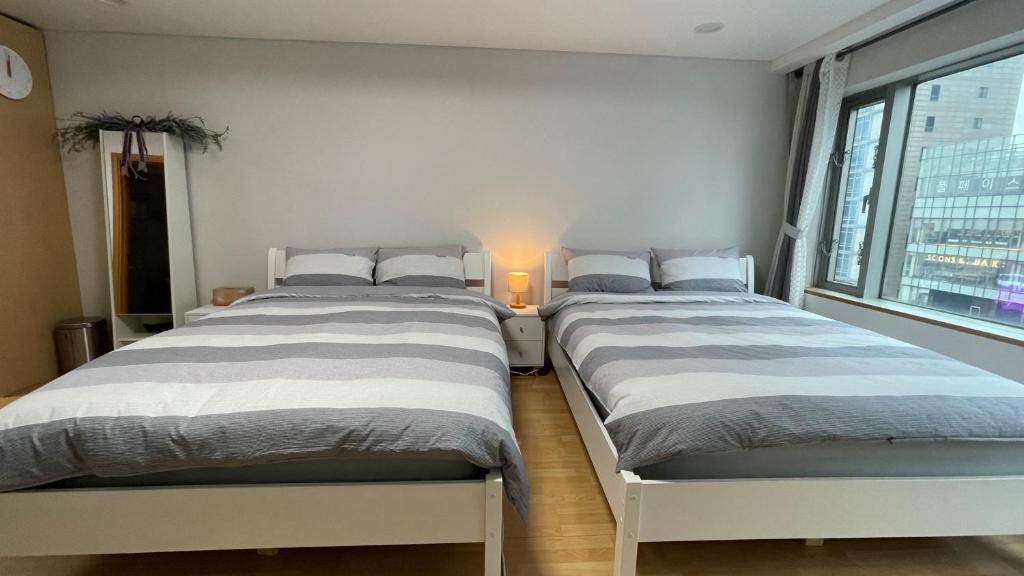 Hongdae Residence-4 - 1min from Hongik Univ Station #1