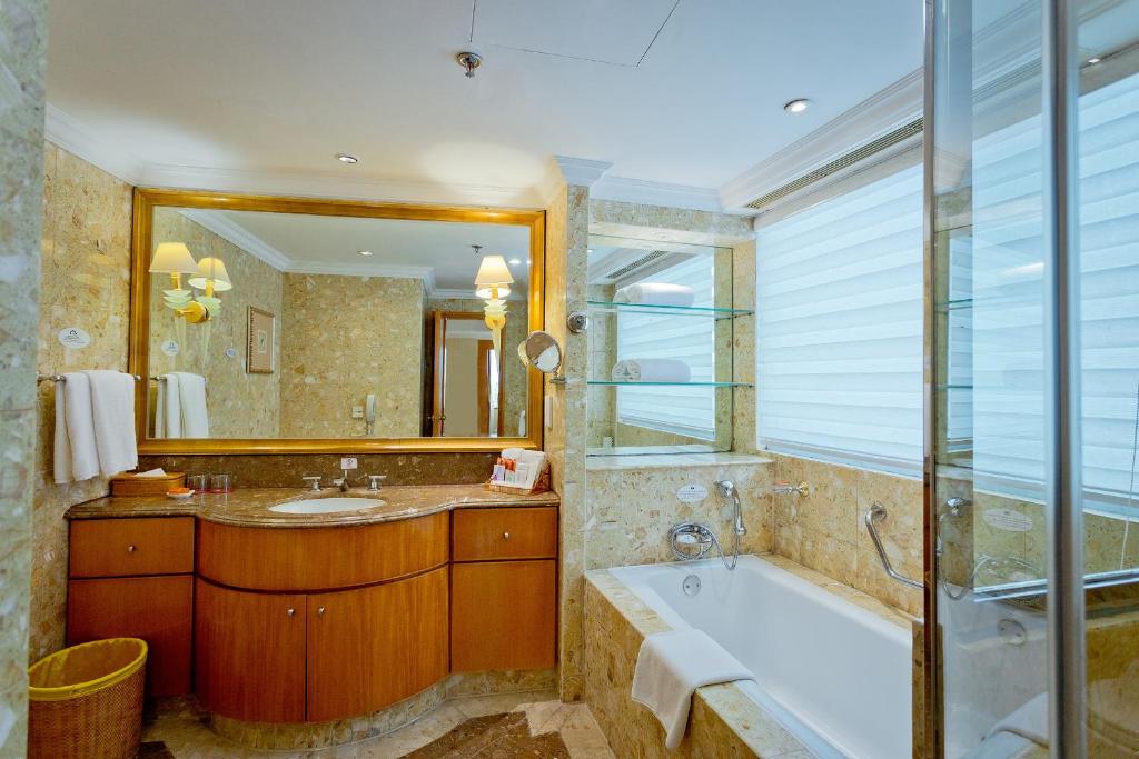 Crowne Plaza Qingdao