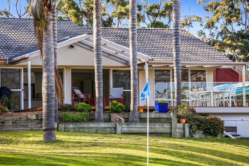 Tura Beach Golf Stays (Tura Beach)