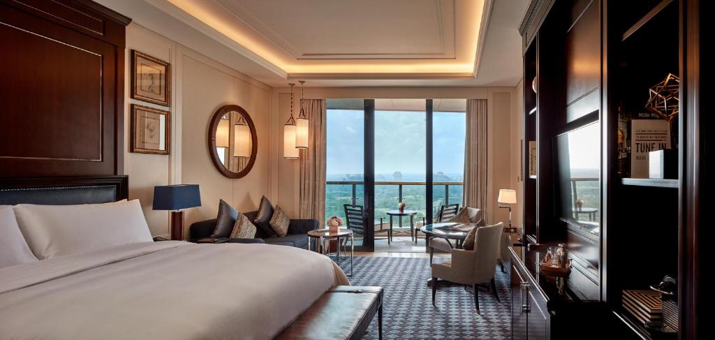 The Ritz-Carlton