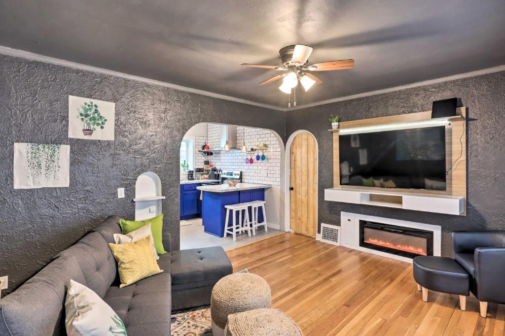 Milwaukee Apartment Less Than 6 Mi to Lake Michigan!