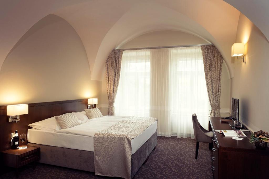 Hotel Ambassador