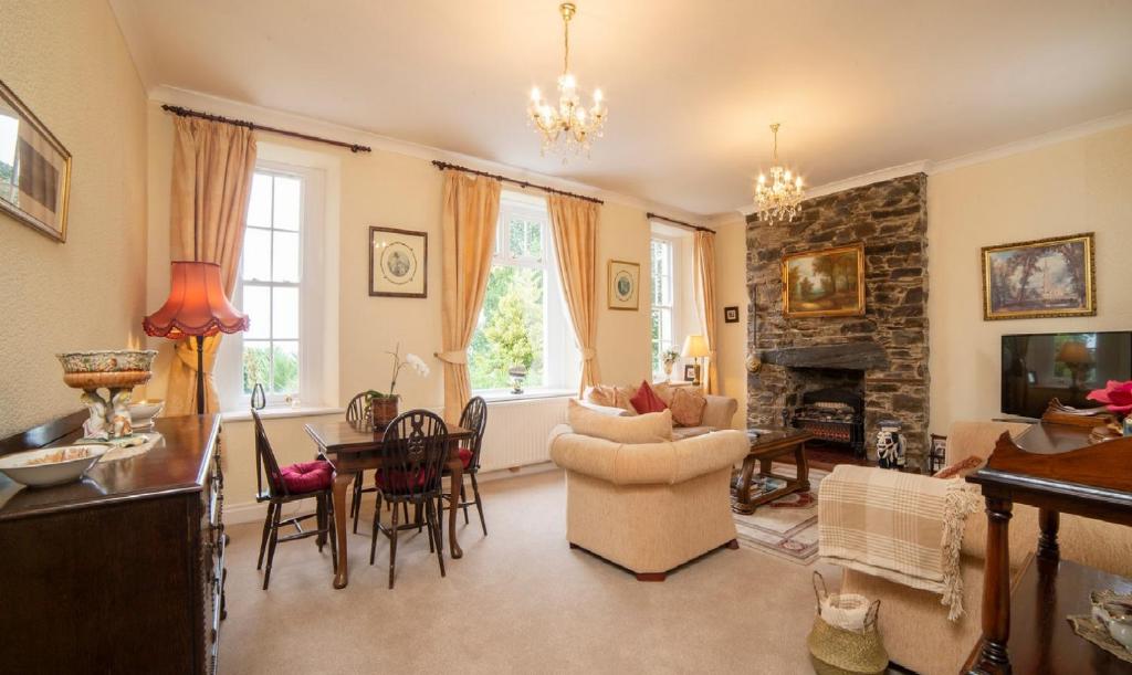 Ravenscliffe Lodge (Douglas)