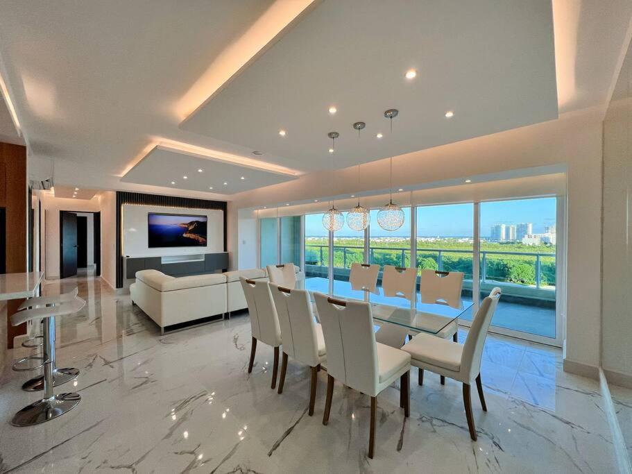Luxury 3BR Apartment • Cancun