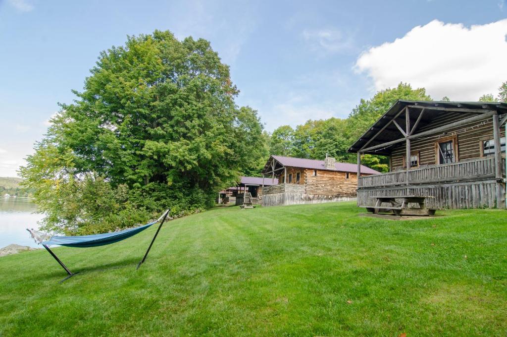 Mountain Lake Cottages (Westmore)