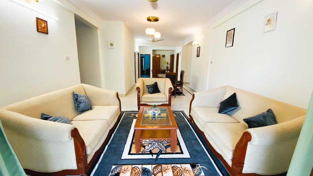 Parkway Home by JadeCaps-4bhk at Trinity Circle