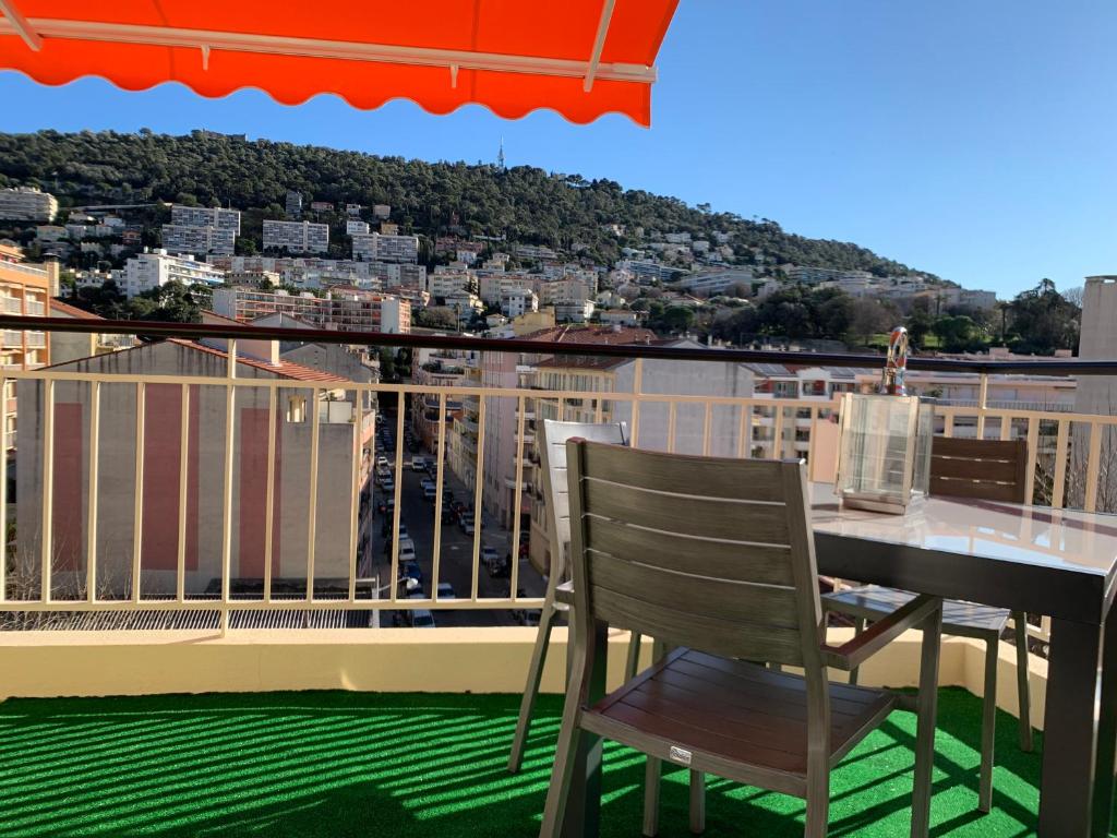 F4 120 m2 10 minutes à pieds du vieux nice
