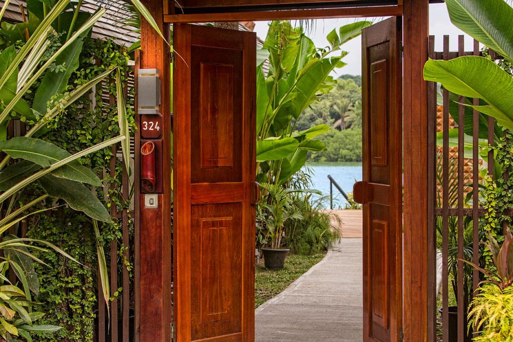 Warwick Le Lagon Resort & Spa