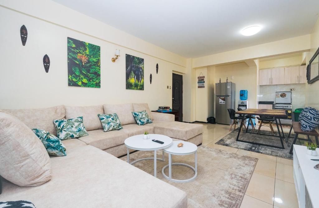 Tropical themed 4BR apartment