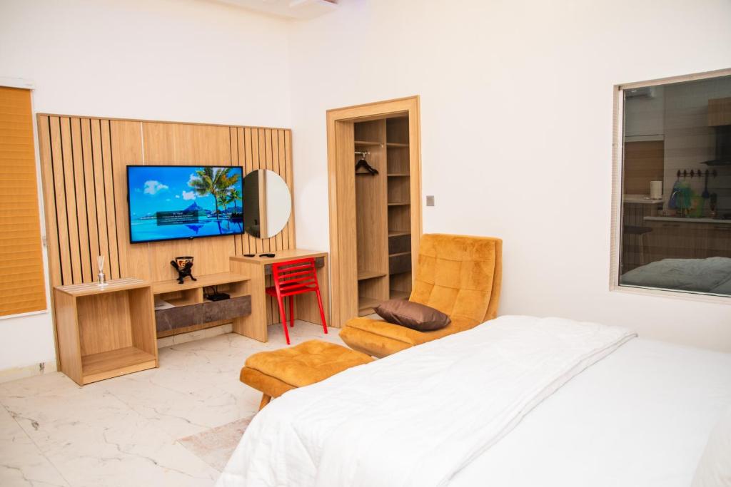 Alder studio Apt+Gym+Snooker board. Rhodabode Nile