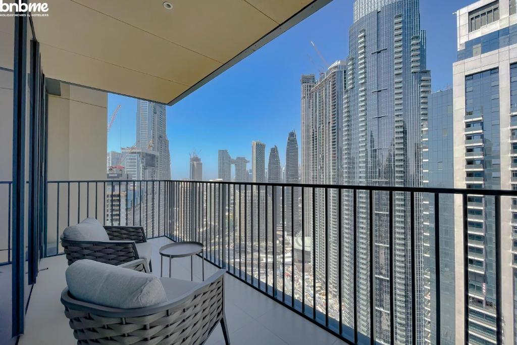 Highfloor Designer Furniture near Burj Khalifa - 3801