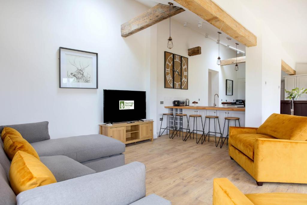 Hastings Retreat Rural barn conversions with Private Lake (Ashby de la Zouch)