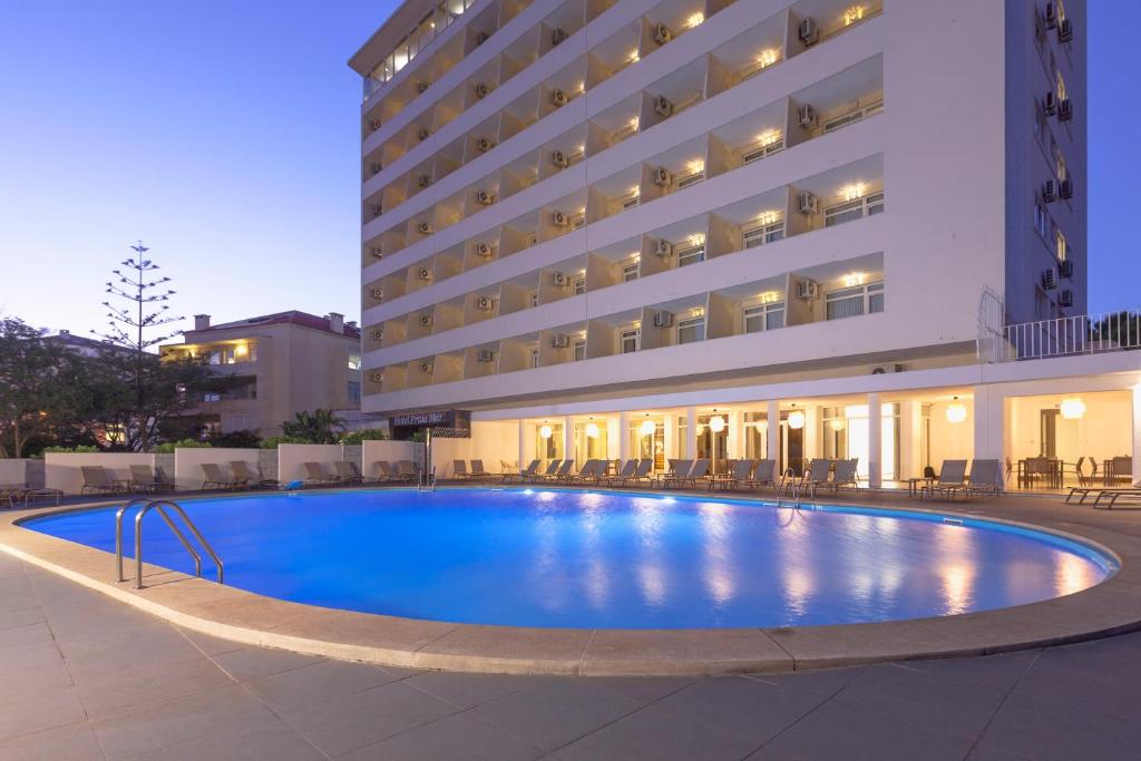 Carcavelos Beach Hotel (Carcavelos)