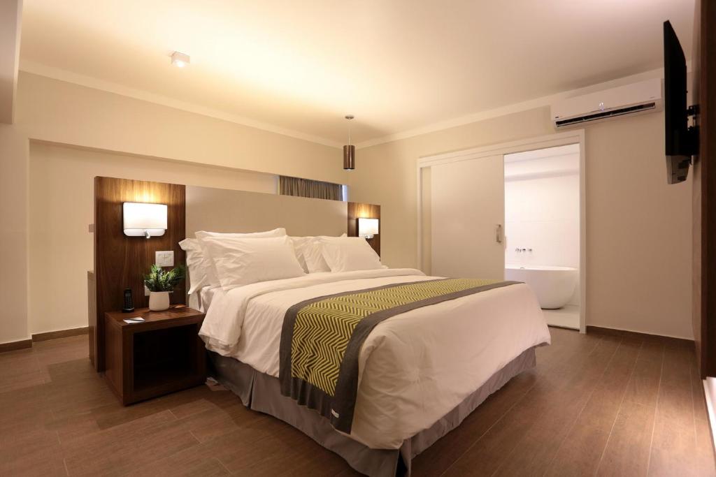 Oasis Plaza Hotel