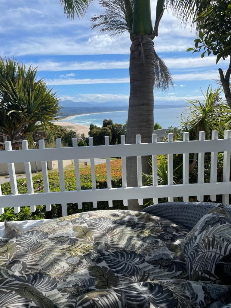 Plett Holiday Stay with Pizza Oven and Views