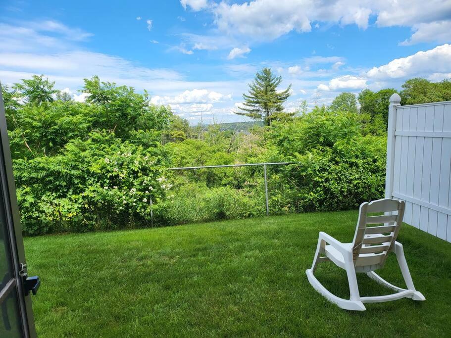 Cute 2 bdrm Condo walking distance to Weirs Beach! (Laconia)