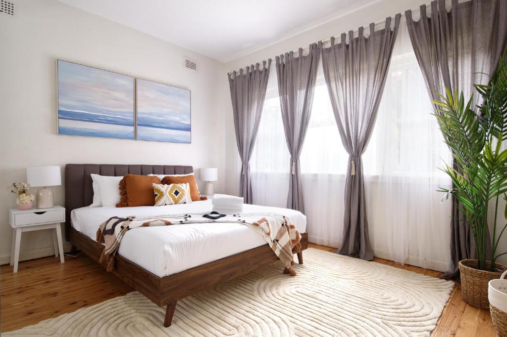 JLs Bondi Escape - New listing