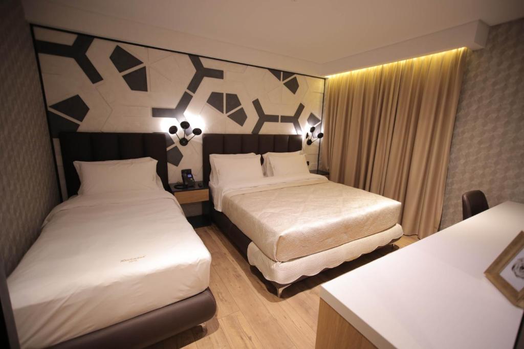 RICHMOND HOTEL