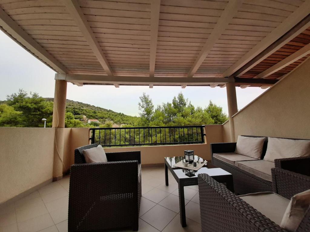 Apartments Edo (Vis)