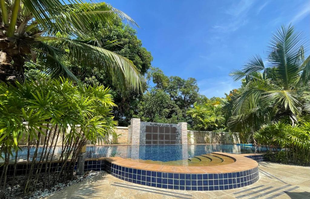 Oasis Garden Villa With Pool and Roof terrace!