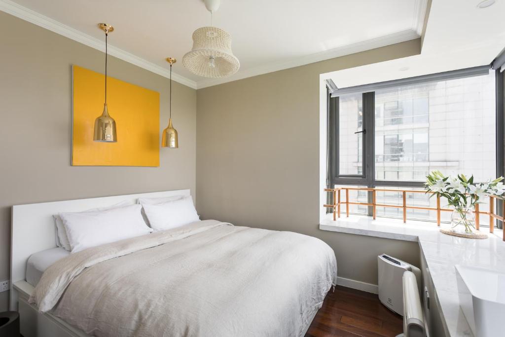 Xujiahui park 2BR Apt