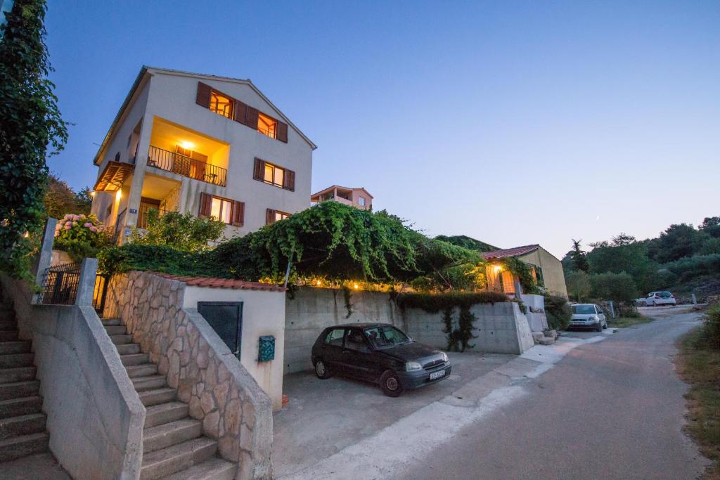 Apartments Pol Murvu (Vis)