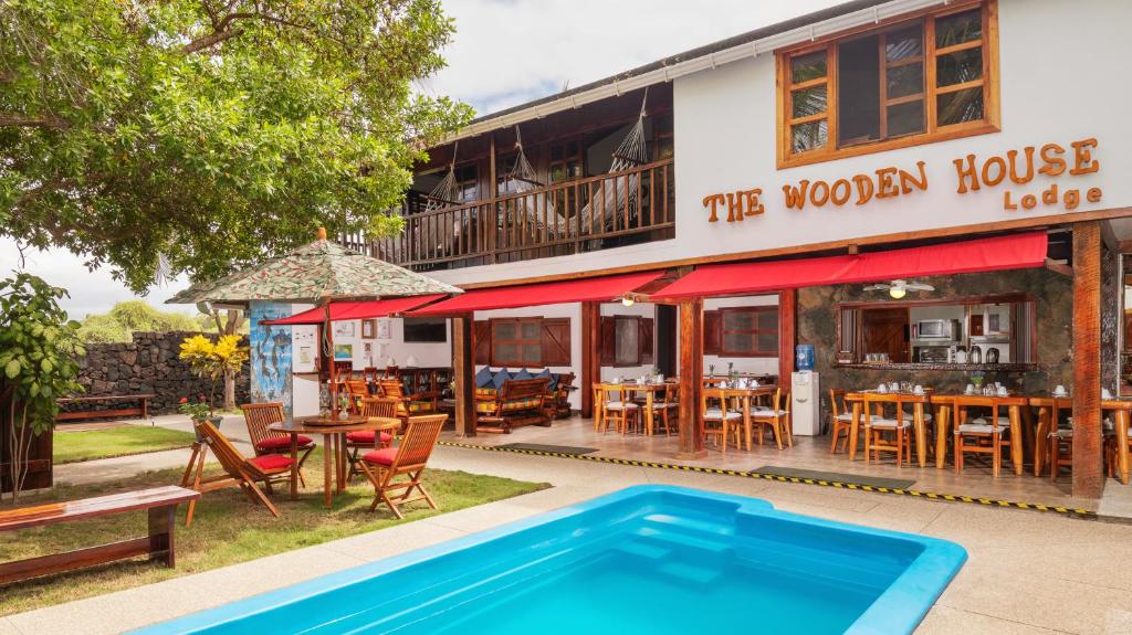 The Wooden House Hotel (Puerto Villamil)