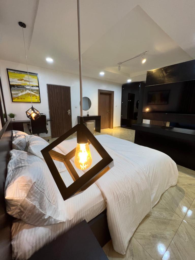 93 Homes and Residence