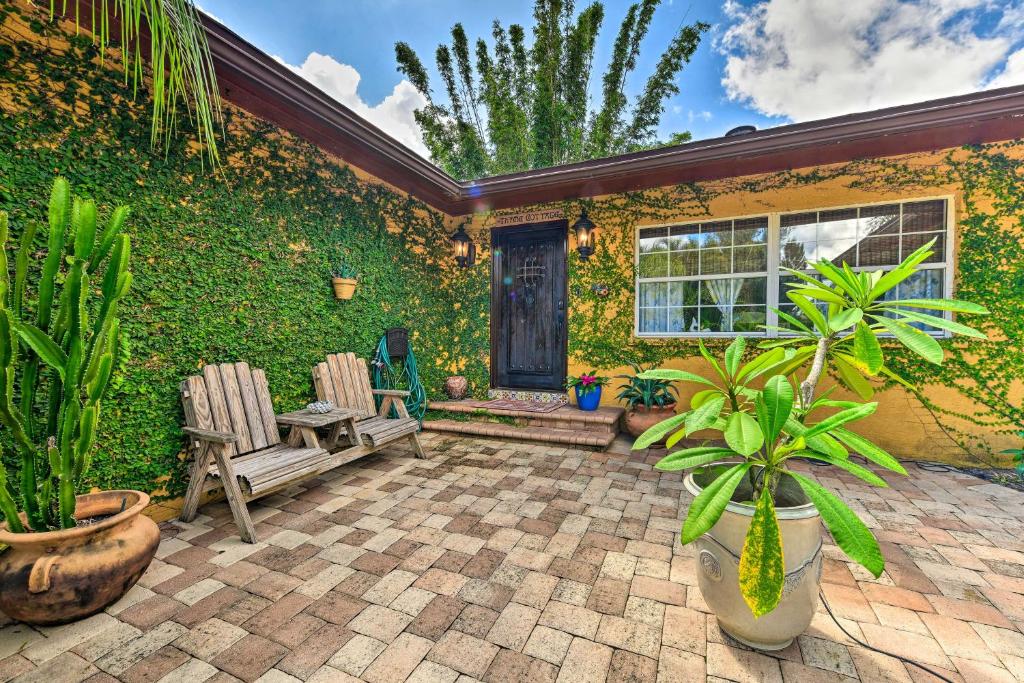 Sarasota Home with Pool about 5 Miles to the Beach!