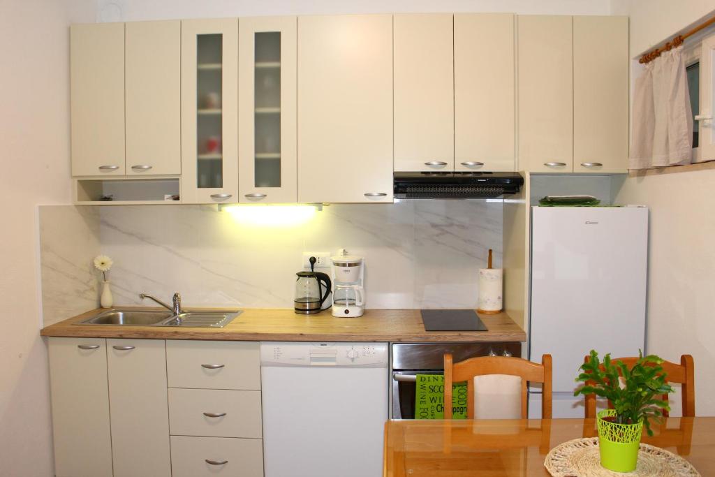 Apartment Teraferma 2 (Komiža)