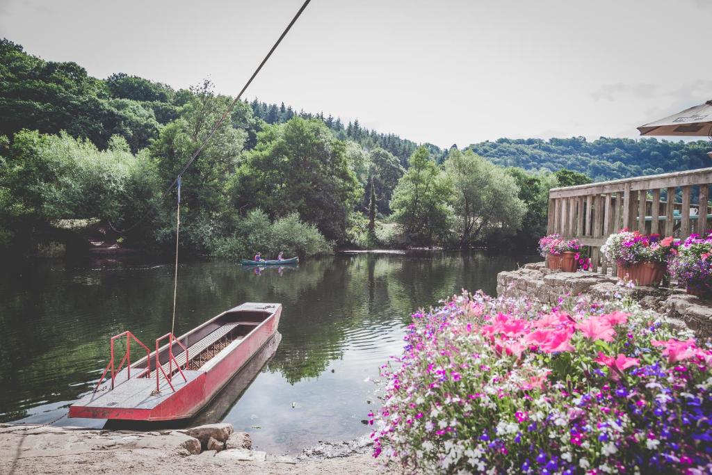 Ye Old Ferrie Inn (Symonds Yat)