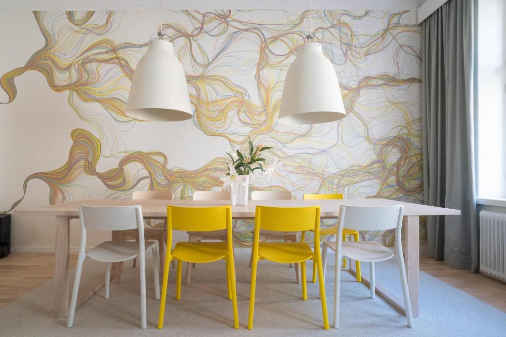 Luxury Design Gem in City Center with Sauna and workspace