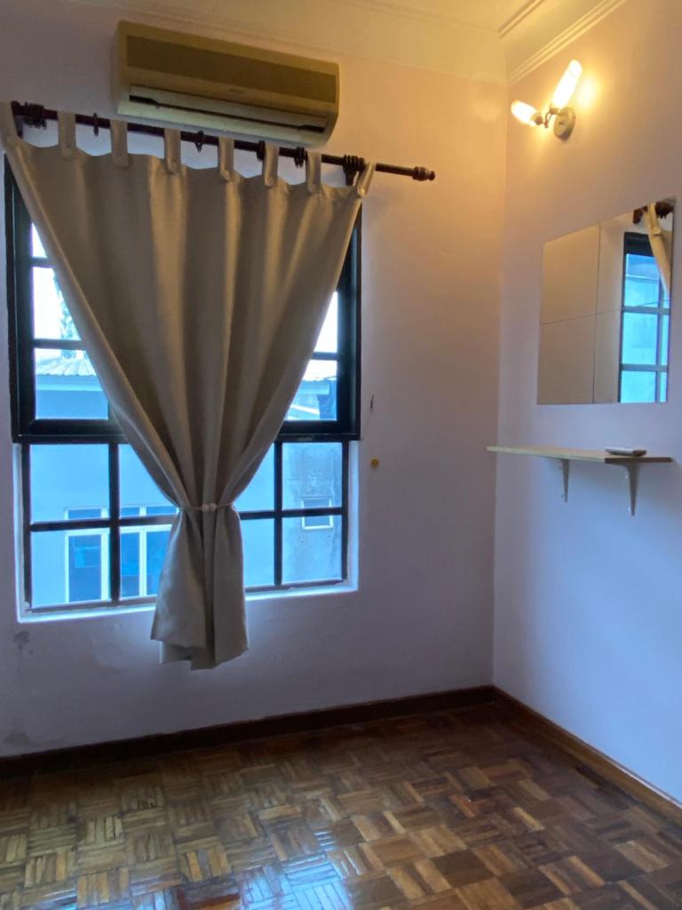 10 min to Jonker street-double storey apartment