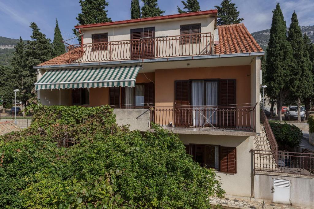 Apartmani Jordana (Komiža)
