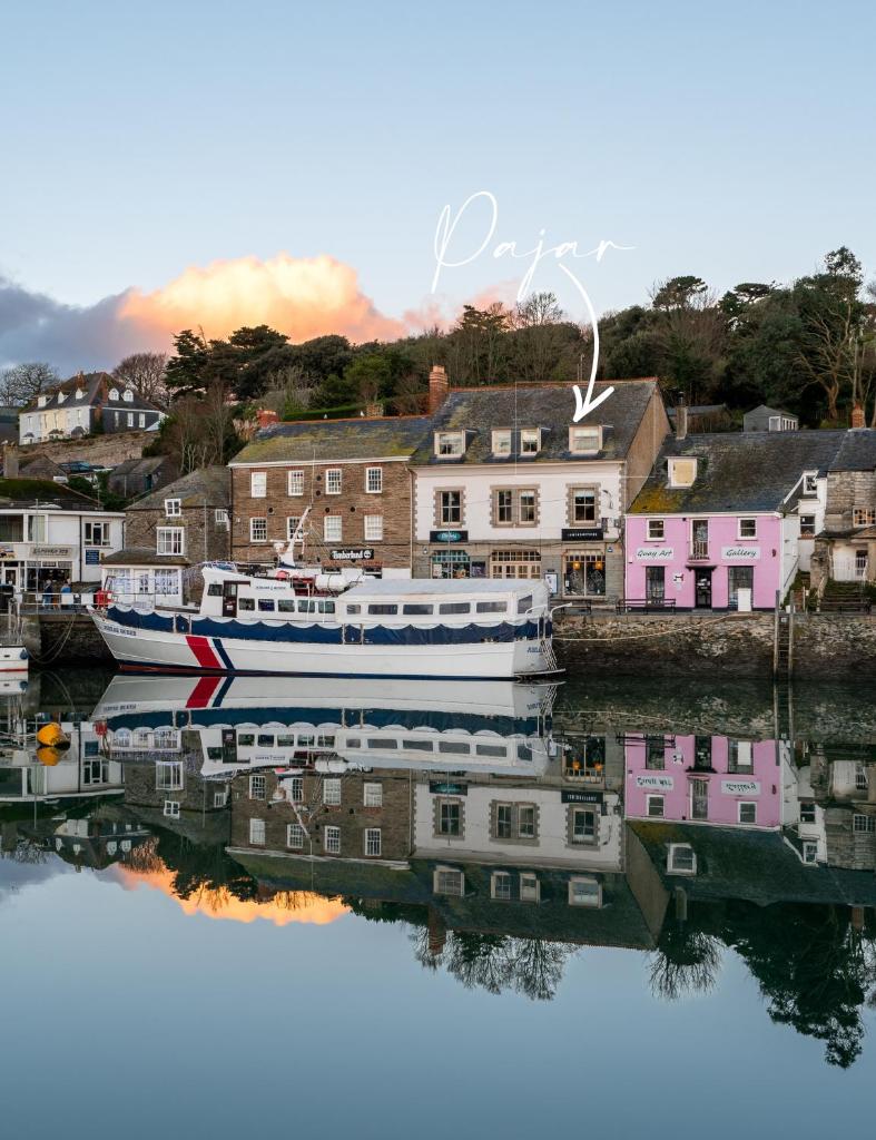 Padstow Escapes - Pajar Luxury Penthouse Apartment